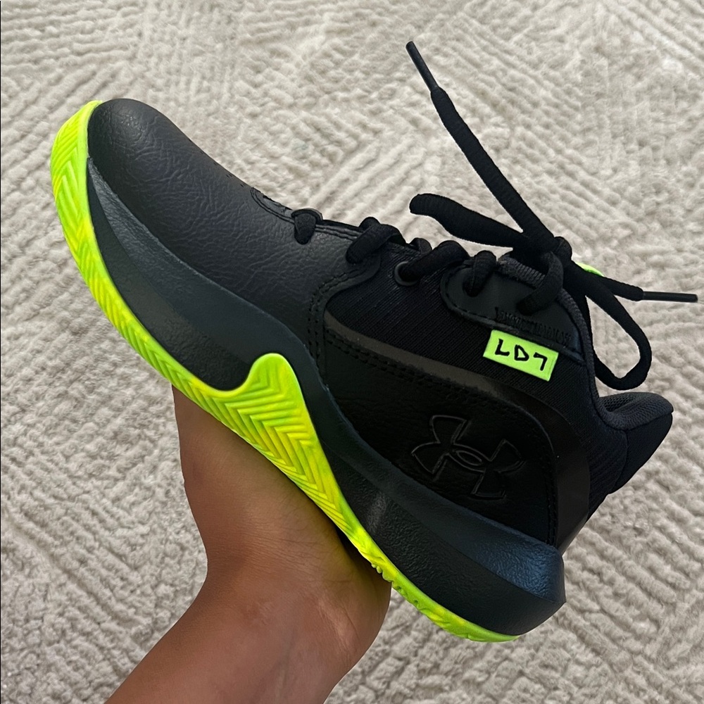 Youth Under Armour Lockdown 7 Athletic Sneakers